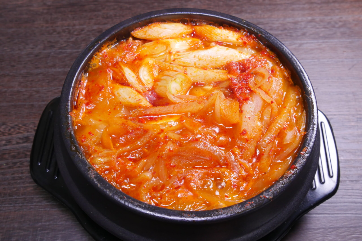 완성된 김치찌개 / 온라인 커뮤니티