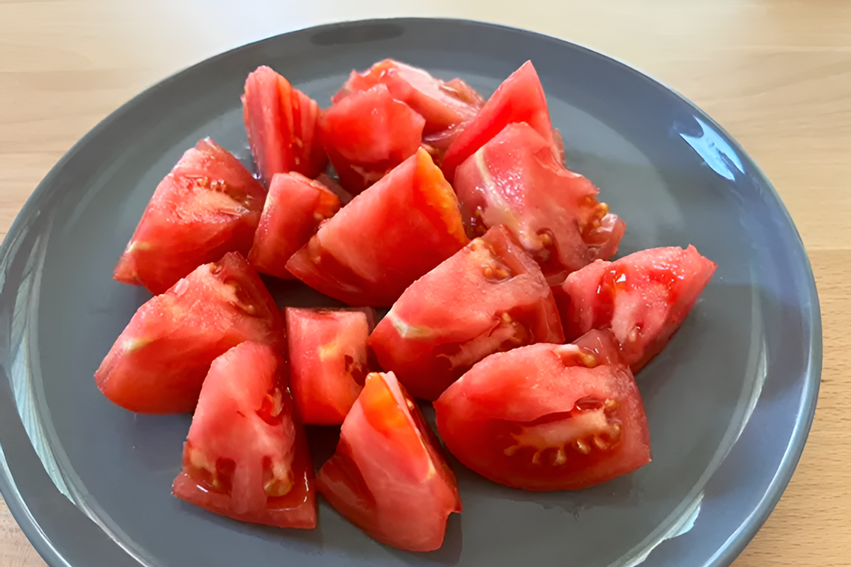 썰어놓은 토마토 / 온라인 커뮤니티