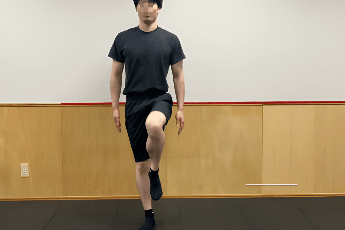 한쪽 발로 중심 잡기 운동 / 온라인 커뮤니티