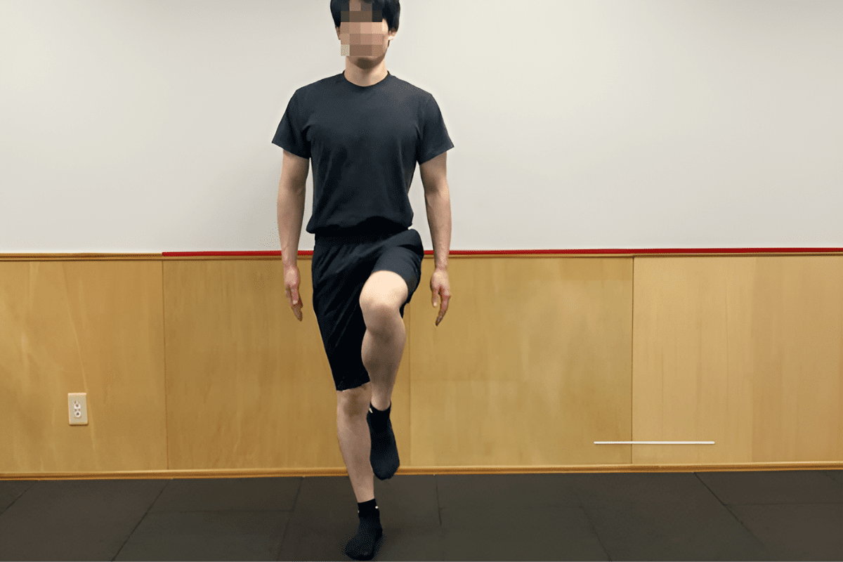 한쪽 다리 버티기 운동 사진 / 온라인 커뮤니티