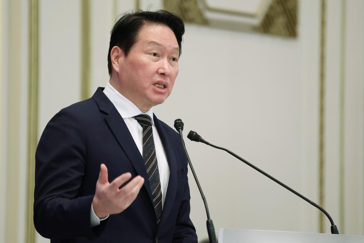 최태원 SK그룹 회장이 29일 청와대에서 이재명 대통령 주재로 열린 3대 메가프로젝트 국민보고회에서 투자계획을 발표하고 있다. 2026.6.29