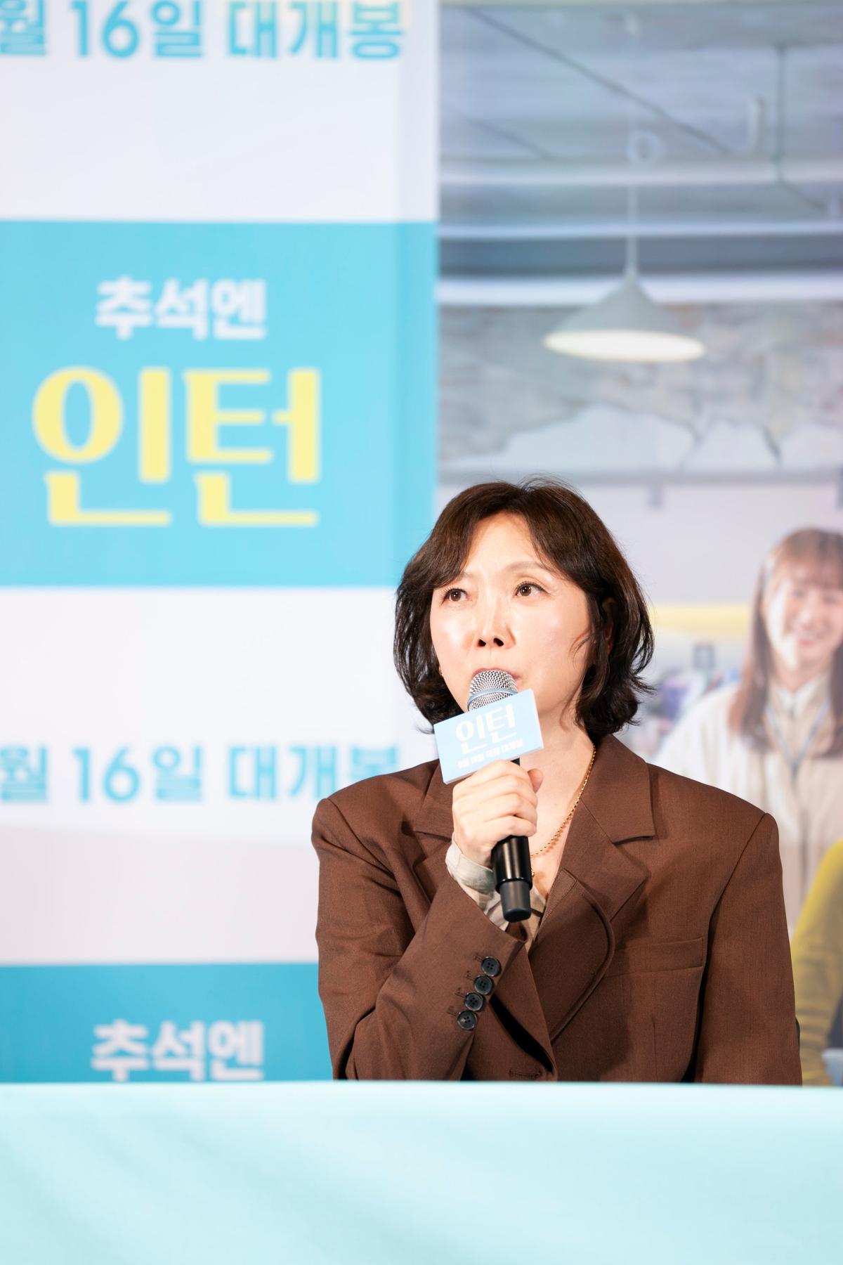 〈인턴〉 기자간담회 현장의 김도영 감독 (사진제공=워너브러더스코리아㈜)