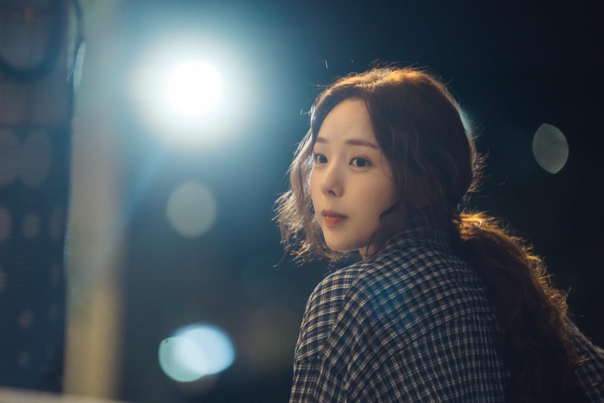 인공 심장 배터리가 방전된 남자 X 전기 능력을 가진 여자의 로맨스... 넷플릭스 '나를 충전해줘' ‘단짠’ 캐릭터 스틸 공개