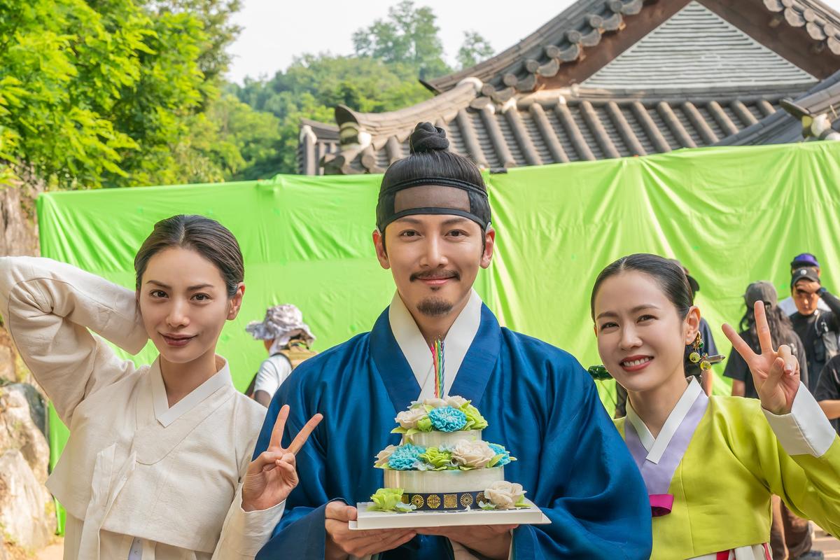 ‘스캔들’ 글로벌 TOP 10 비영어 쇼 3위 등극! 비하인드 스틸 대방출!
