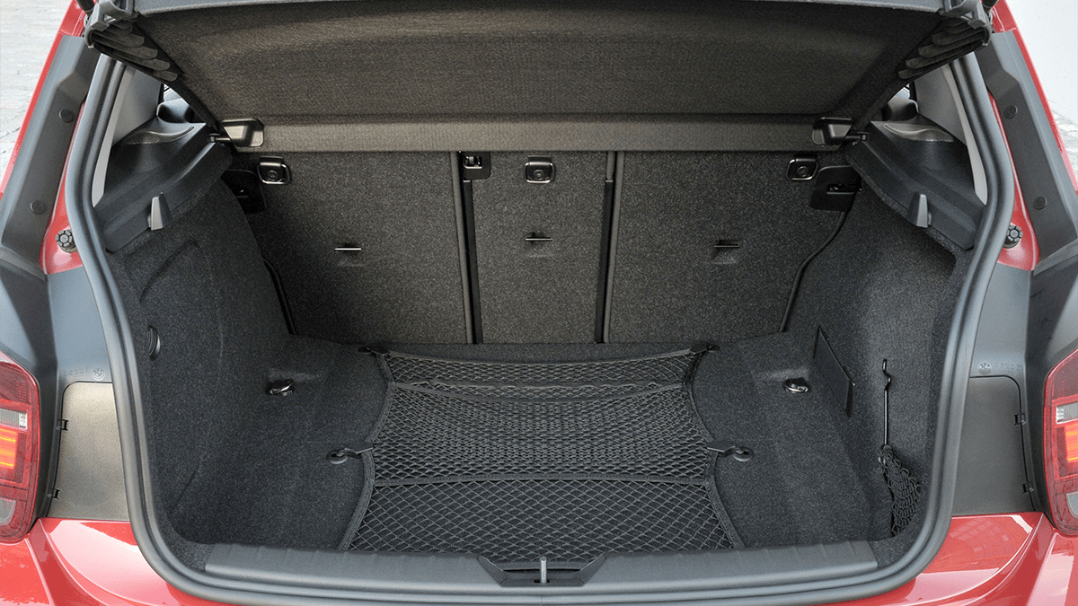 BMW 120d 트렁크 / 사진=BMW