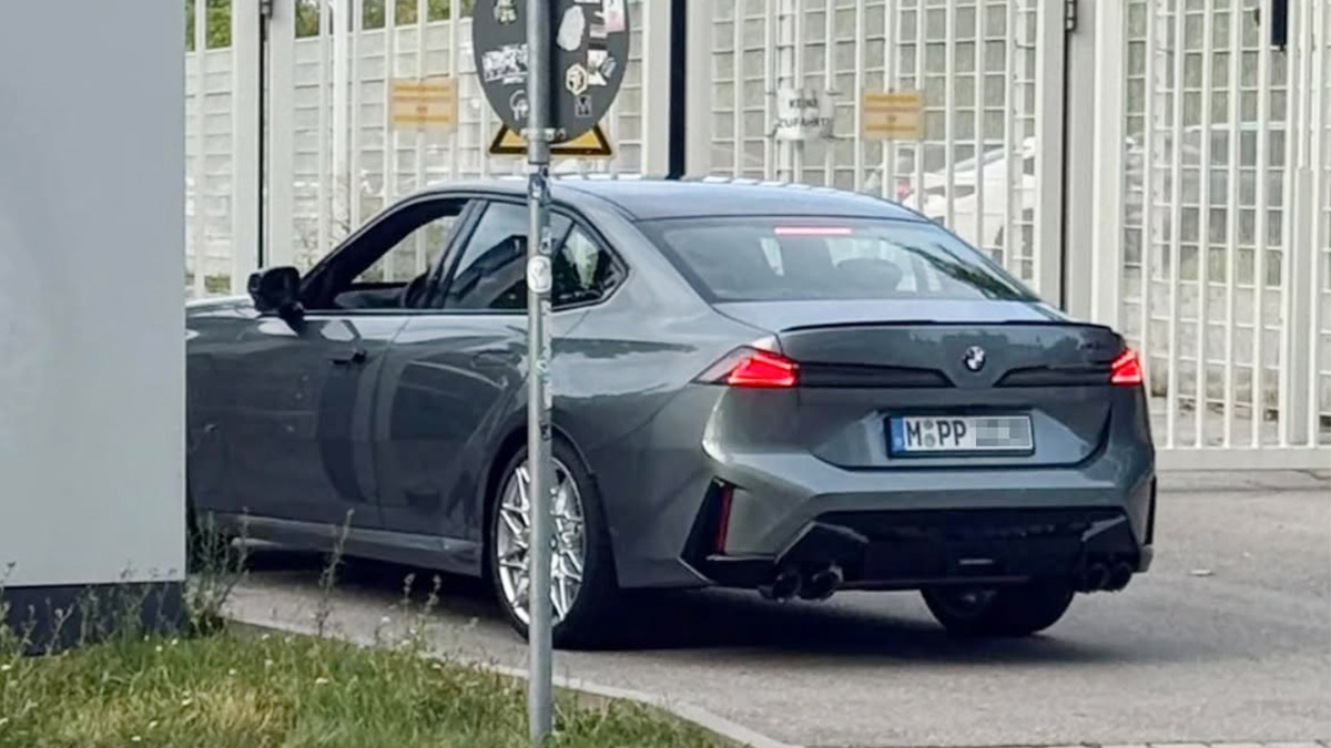 BMW 3시리즈 G50 후면