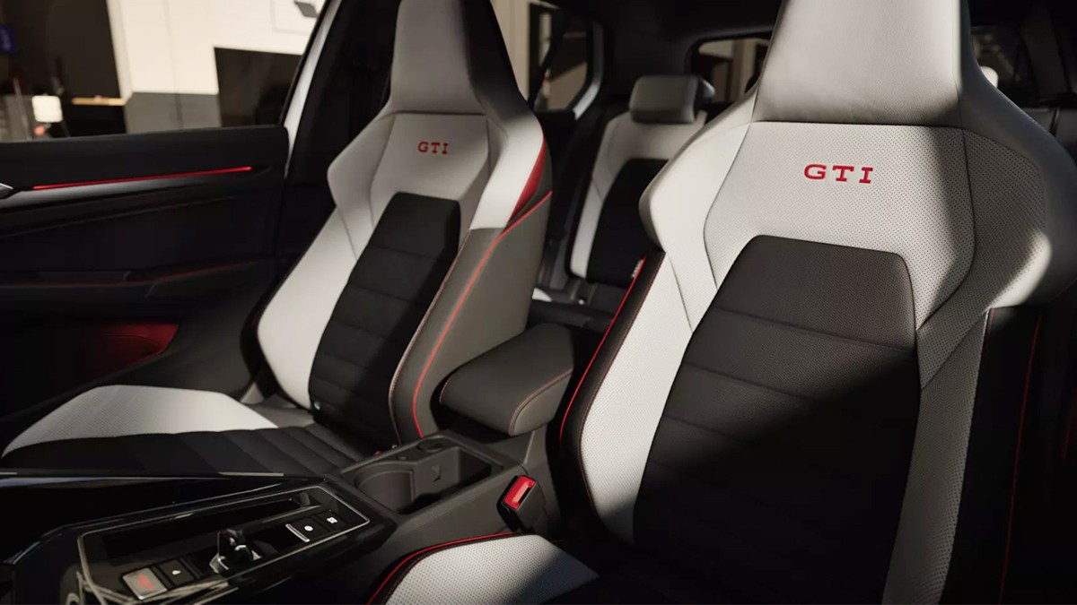 폭스바겐 골프 GTI 실내