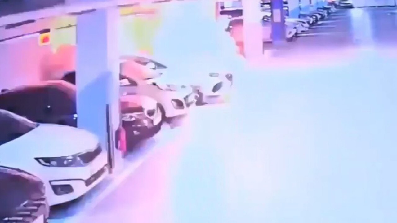 청라 벤츠 EQE 화재 당시 CCTV 갈무리