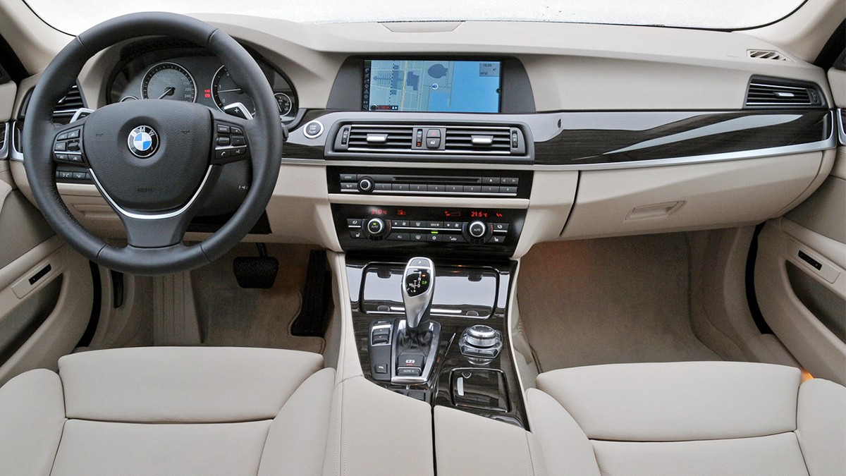 BMW 6세대 5시리즈 실내 / 사진=BMW
