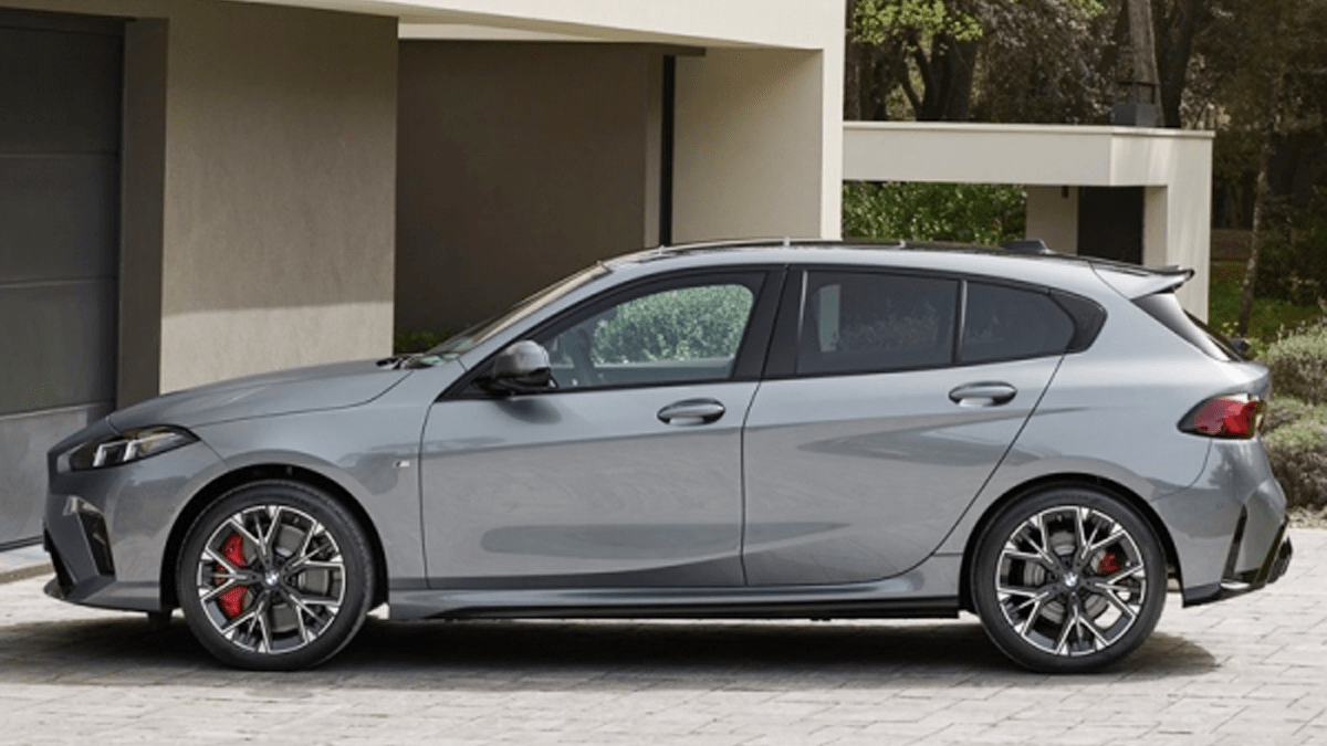 BMW 120 / 사진=BMW
