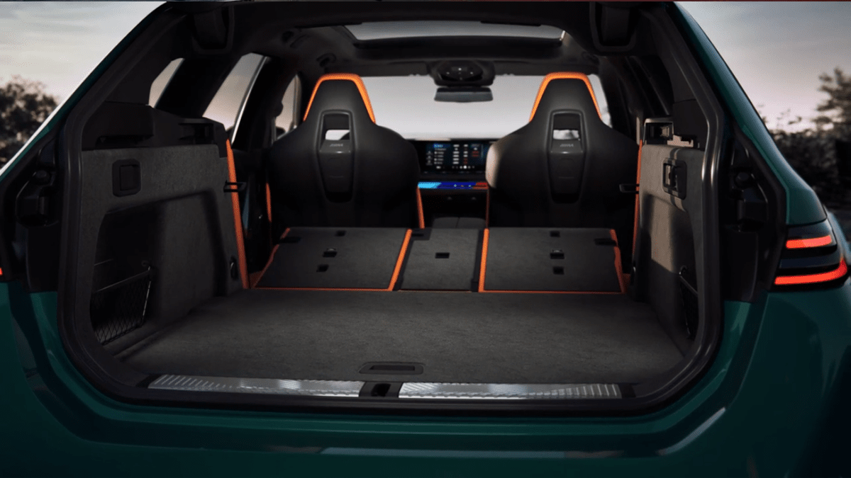BMW 뉴 M5 투어링 트렁크 / 사진=BMW