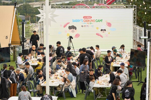 미국육류수출협회 ‘U.S. Meat 대디스 쿠킹 캠프’에서 요리클래스를 진행하는 모습 [사진=미국육류수출협회]