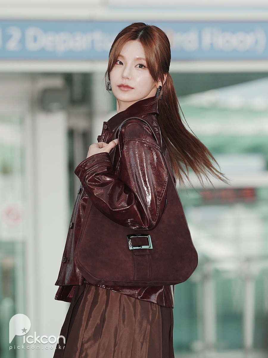 ITZY 예지, 버건디로 물든 가을 여신 (포토)