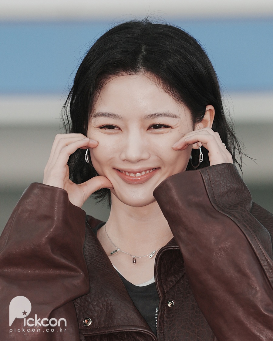 김유정, 시크한 언니美→웃는 순간 아기 공주님 (포토)