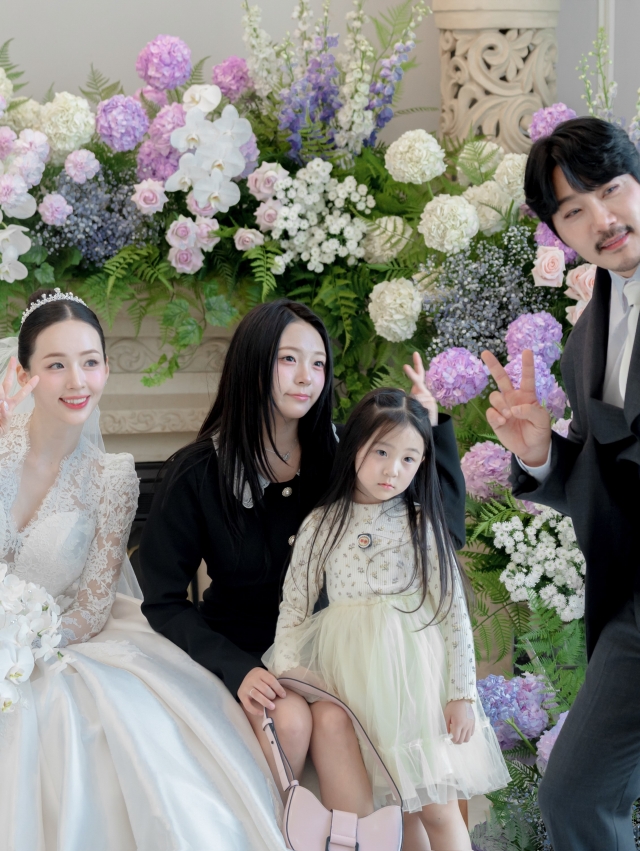 방예원, '♥KCM'과 15년 만에 결혼식 본식 공개 \