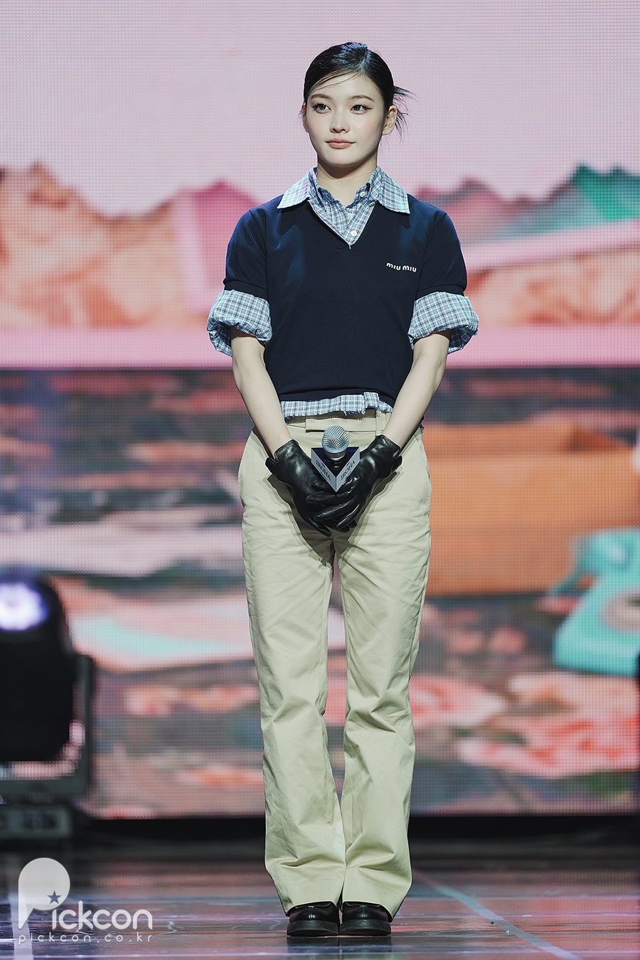 아일릿 이로하, 제대로 각 잡힌 포즈 (포토)