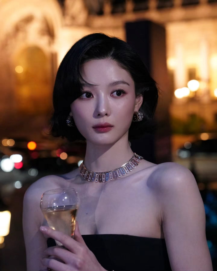 김유정, 고전 영화 여주인공 같아…우아한 성숙 美