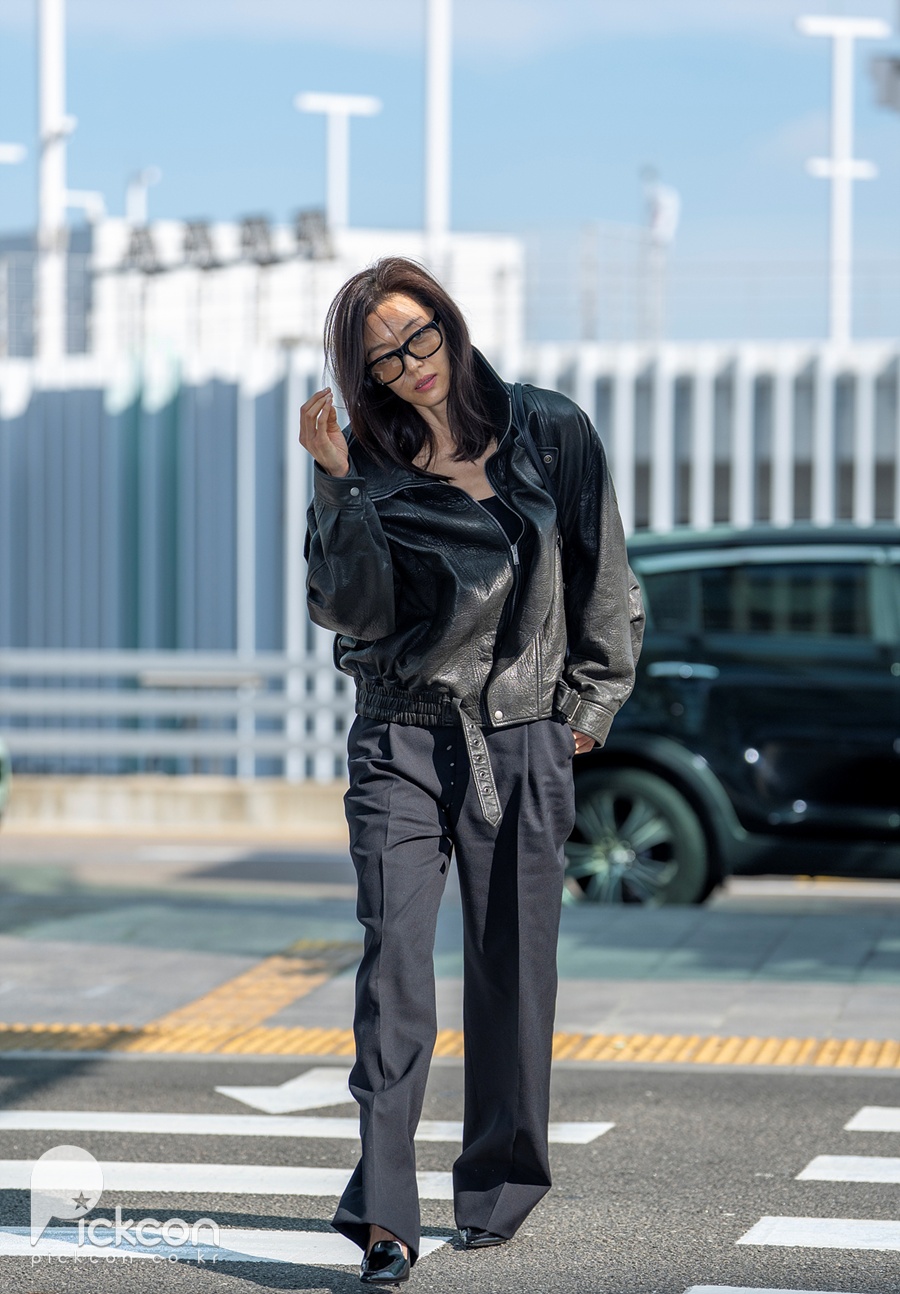 전지현, 민낯에도 클래스는 영원하잖아요 (포토)