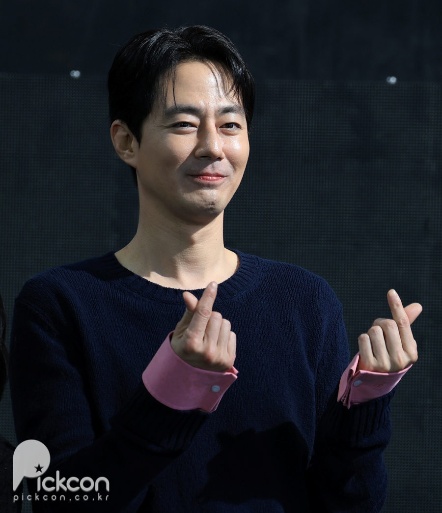 조여정X조인성, 다정하게 붙어 손가락 하트 (31th BIFF)
