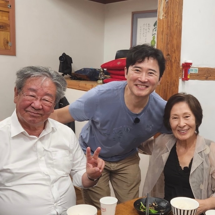 금동이가 꺼낸 '전원일기' 사진 속 故 최불암·김수미…임호 \