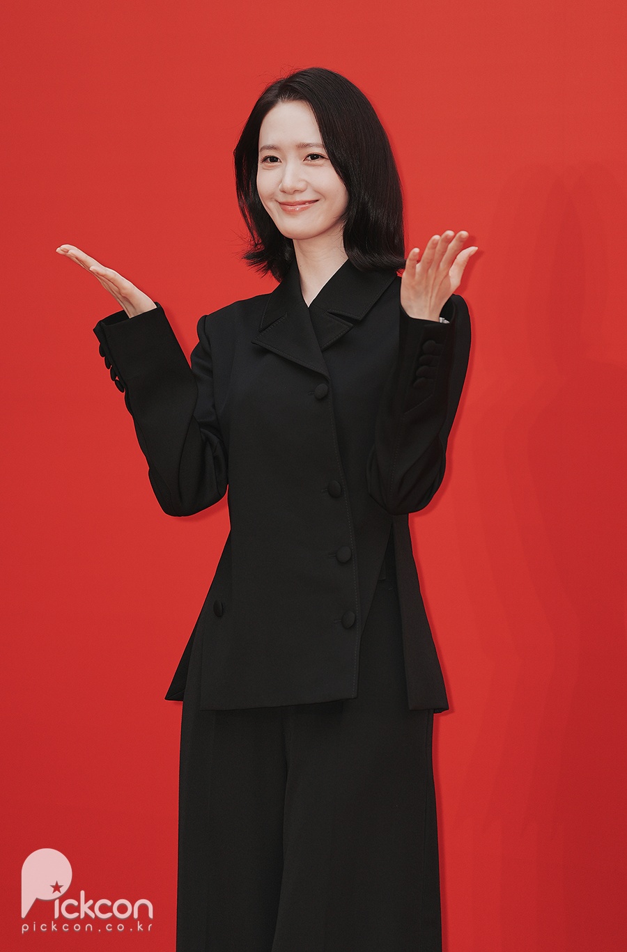 임윤아, 블랙 슈트에 단발…너무 좋은 느낌을 주네요 (포토)