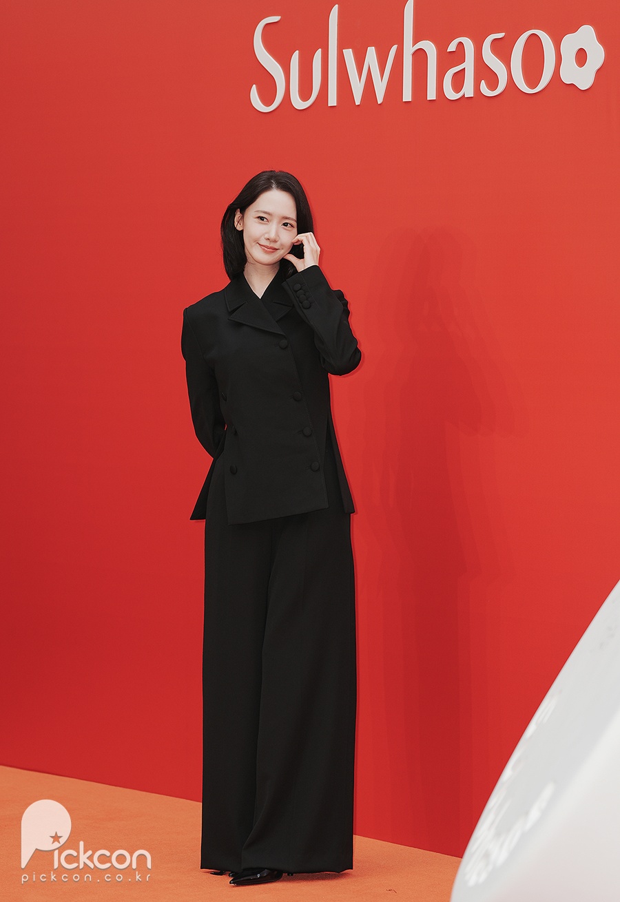 임윤아, 블랙 슈트에 단발…너무 좋은 느낌을 주네요 (포토)