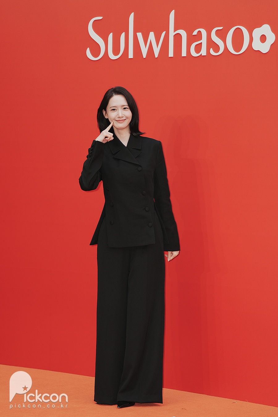 임윤아, 블랙 슈트에 단발…너무 좋은 느낌을 주네요 (포토)