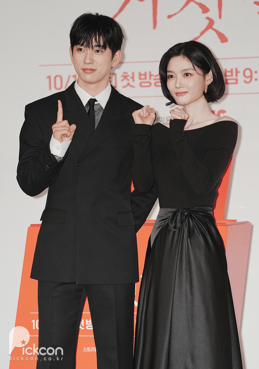 박진영·김유정, 둘이 함께 '100' 만들기…귀여워요 (포토)
