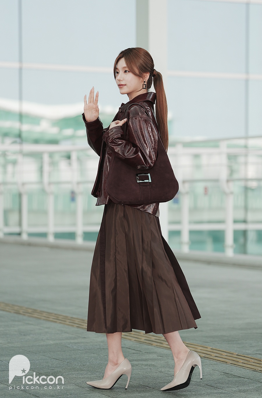 ITZY 예지, 버건디로 물든 가을 여신 (포토)
