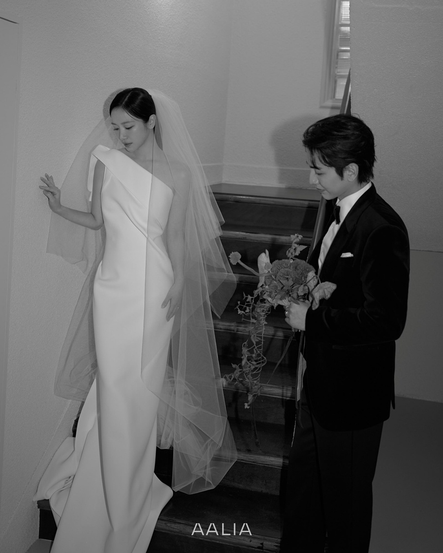 송지호♥김소리, 배우 커플 다운 웨딩화보…박하나도 \