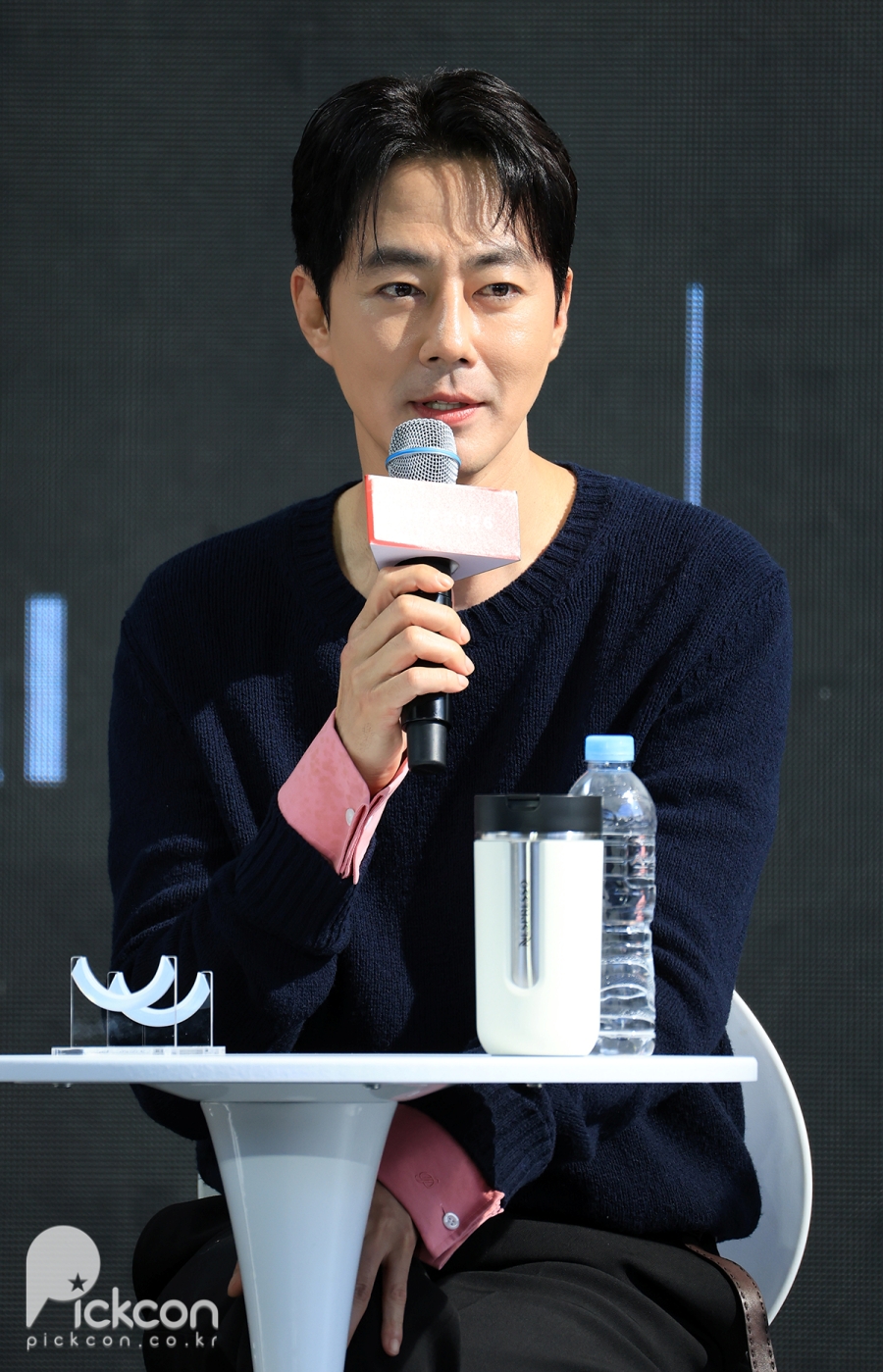 조여정X조인성, 다정하게 붙어 손가락 하트 (31th BIFF)