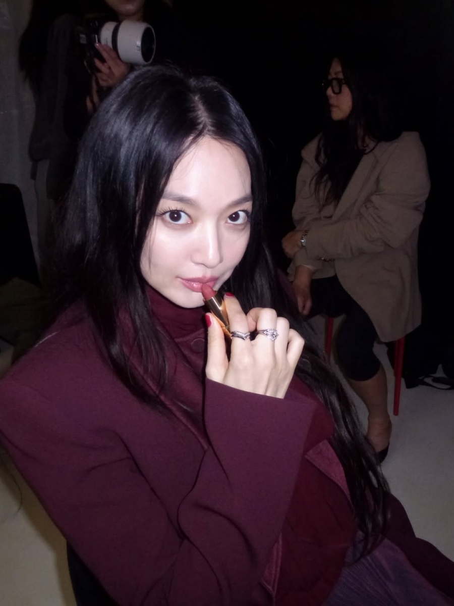 주지훈, 신민아 터치하다 바로 포즈 변경…'♥김우빈' 의식했나