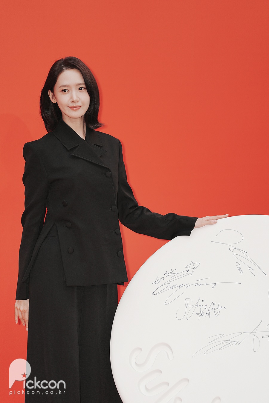 임윤아, 블랙 슈트에 단발…너무 좋은 느낌을 주네요 (포토)