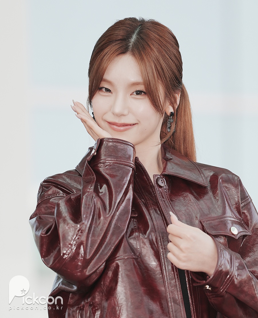 ITZY 예지, 버건디로 물든 가을 여신 (포토)