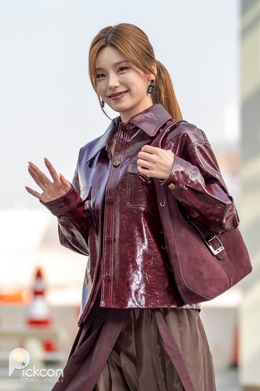 ITZY 예지, 버건디로 물든 가을 여신 (포토)