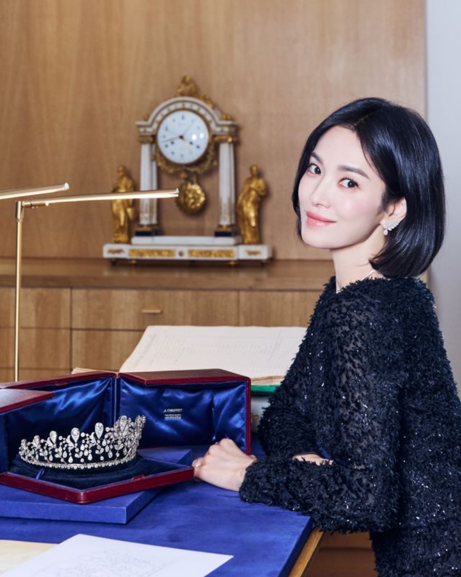 티아라 쓴 송혜교, 국보급 미모에 여왕 아우라
