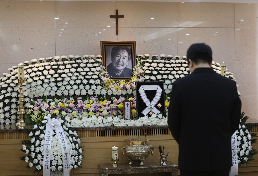 故 최불암 빈소에 놓인 금관문화훈장 (포토)
