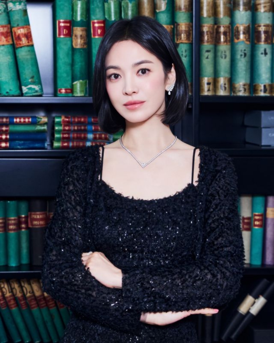티아라 쓴 송혜교, 국보급 미모에 여왕 아우라