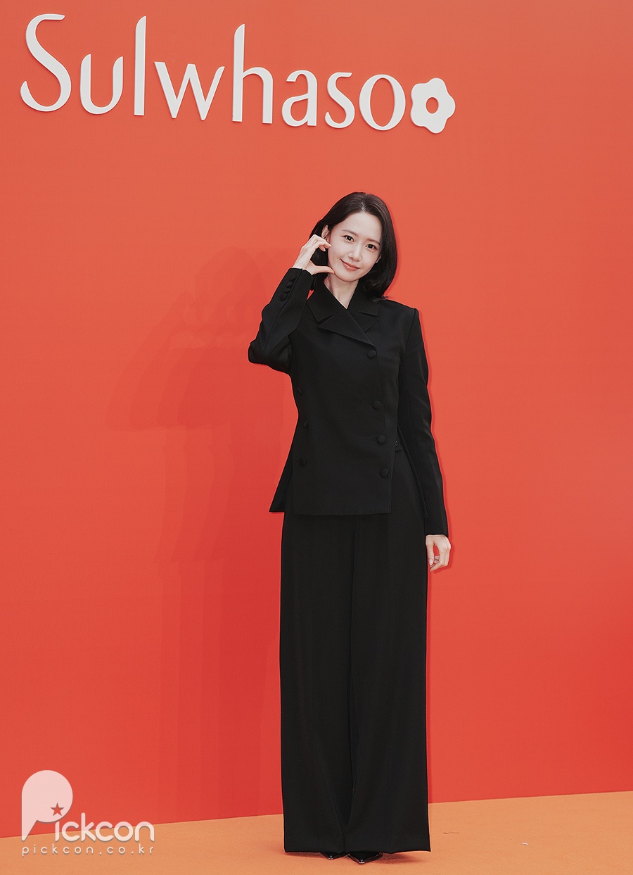 임윤아, 블랙 슈트에 단발…너무 좋은 느낌을 주네요 (포토)
