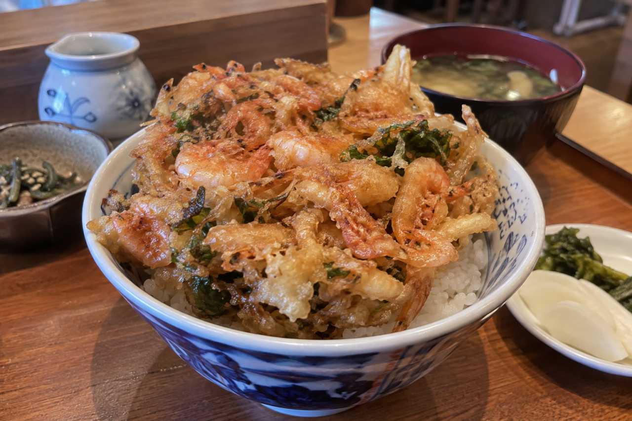 지역 특산물을 활용한 텐동