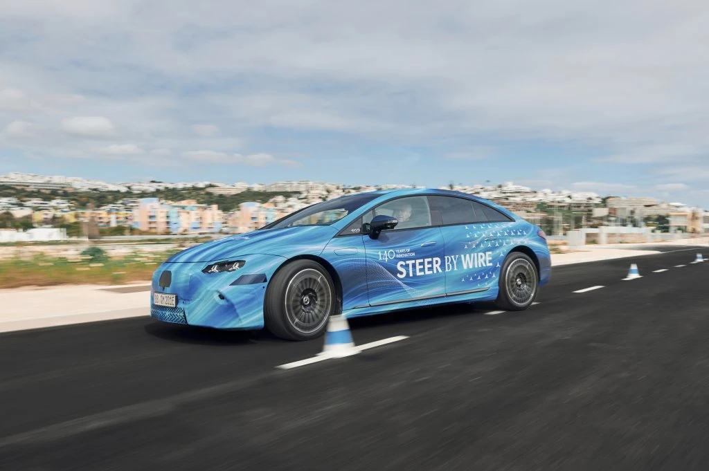 EQS / 메르세데스-벤츠