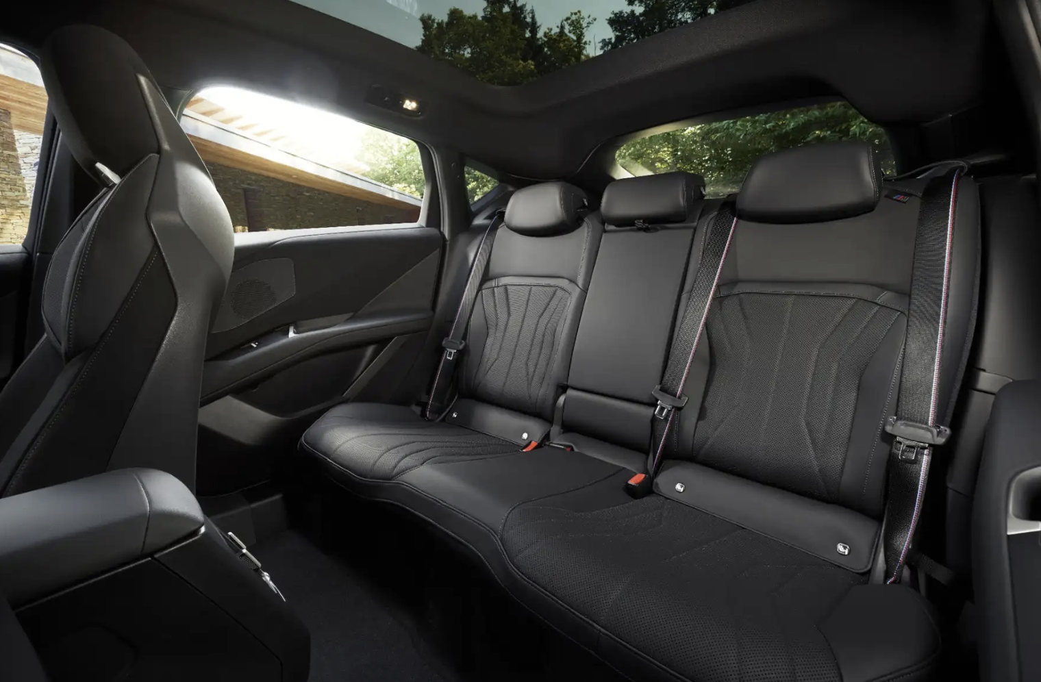 BMW iX4 50 xDrive 469마력 108.7kWh 제원 정리