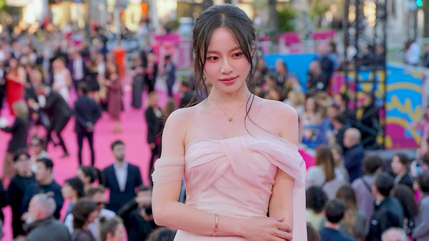 대기업 디자이너 그만두고 연애예능도 4번 거절했는데 칸까지 간 여배우
