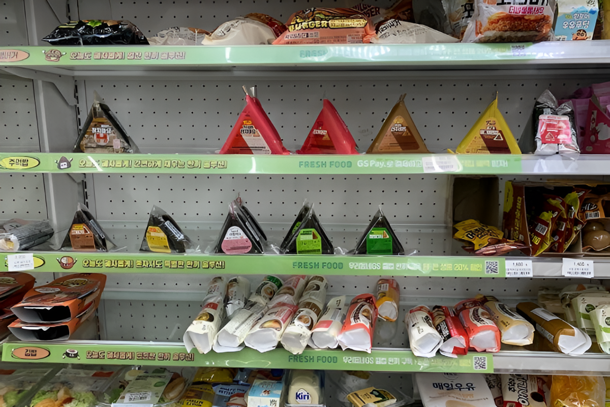 편의점에 진열된 김밥들 / 온라인 커뮤니티