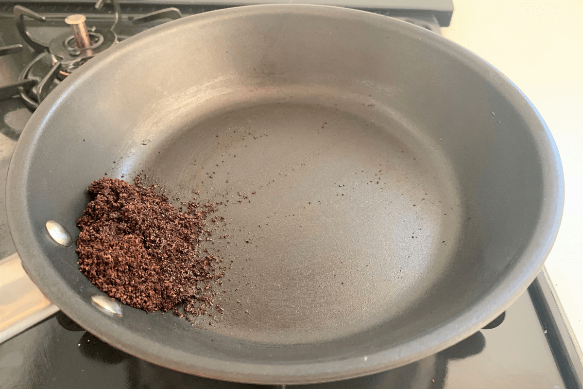 기름기를 흡수한 커피 찌꺼기 / 온라인 커뮤니티