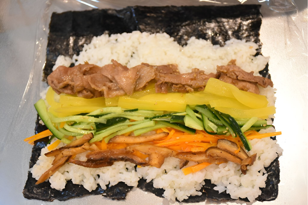 김밥을 만들고 있다 / 온라인 커뮤니티