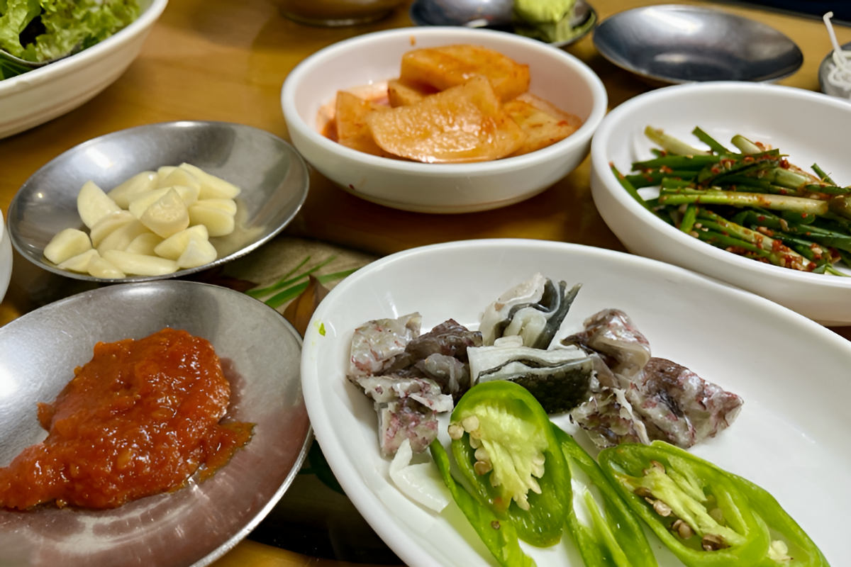 횟집 반찬 / 온라인 커뮤니티
