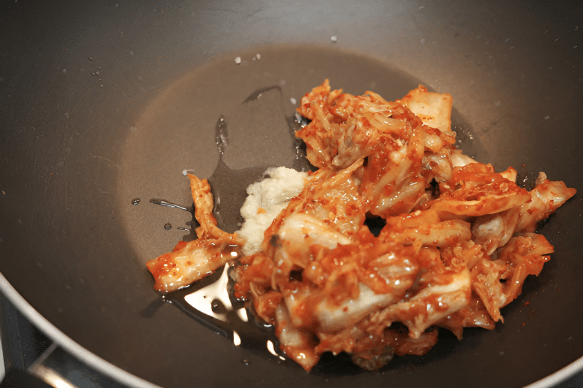 김치를 볶고있다 / 온라인 커뮤니티