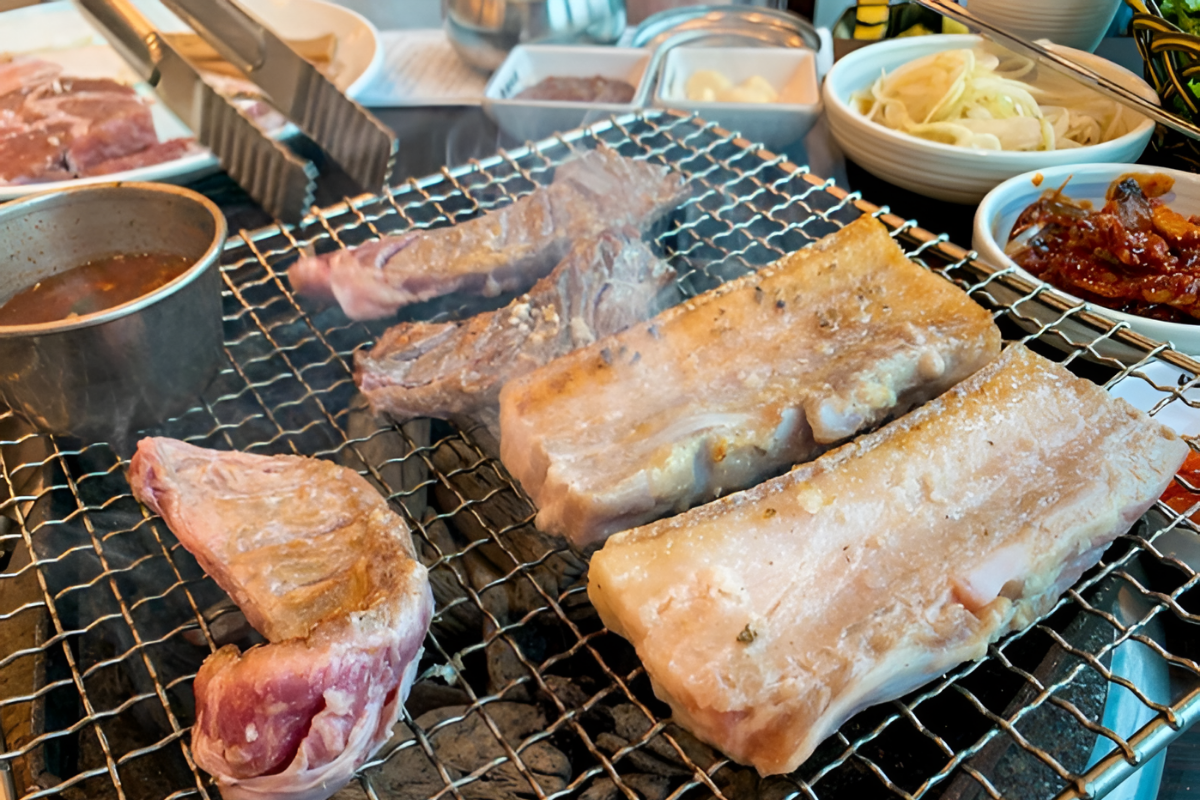 삼겹살 구이 / 온라인 커뮤니티