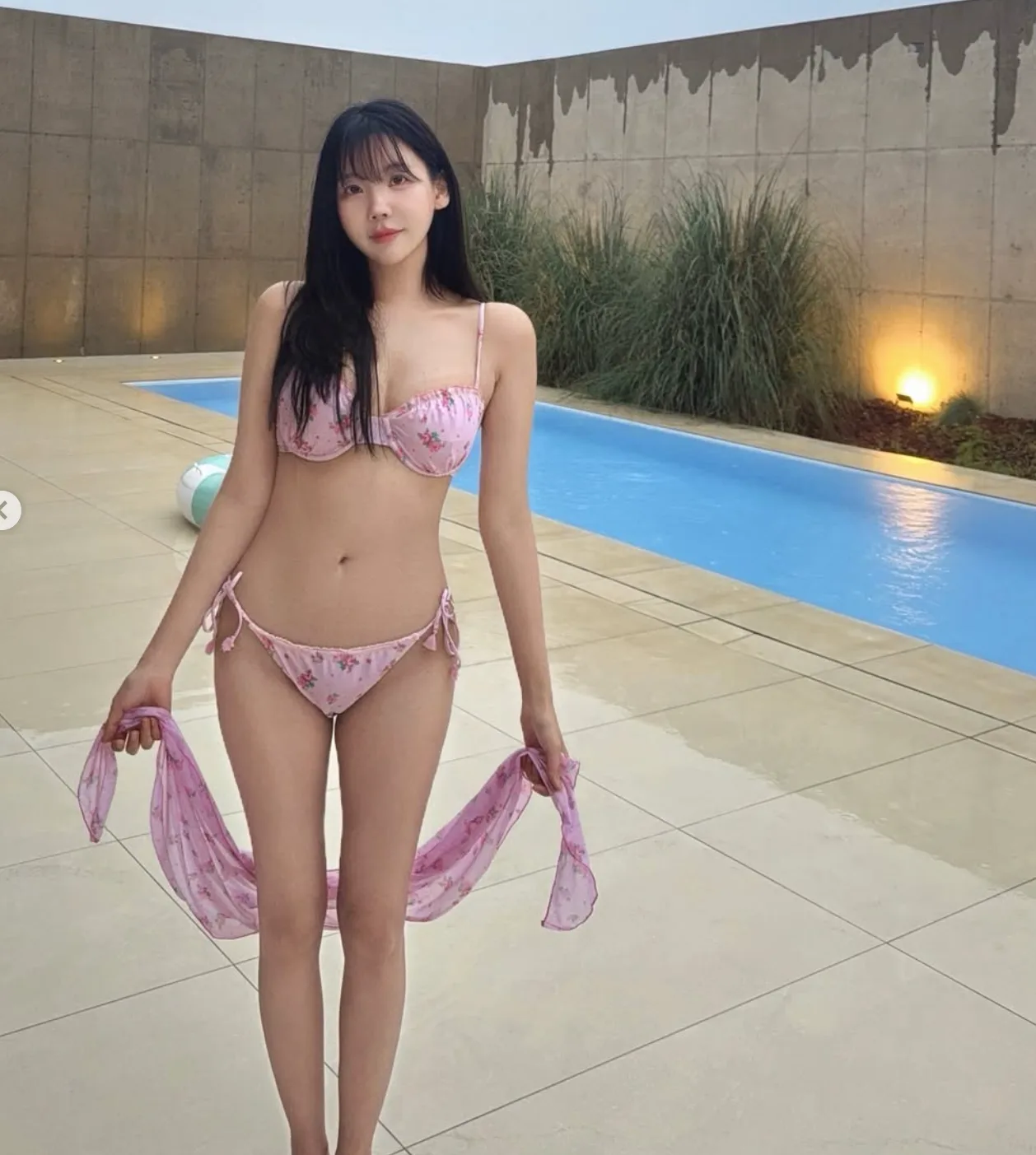 오렌지캬라멜 레이나 비키니 올리브그린 수영복 최근 근황 패션